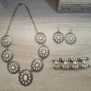 Western Boho Silver Cream White Howlite Jewelry Set Necklace Bracelet Earrings
